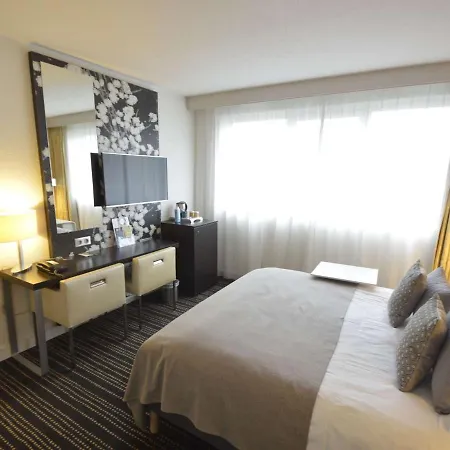 Hotel Mercure En Bresse 4*